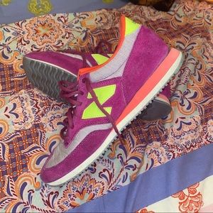 New balance tennis shoes size 9